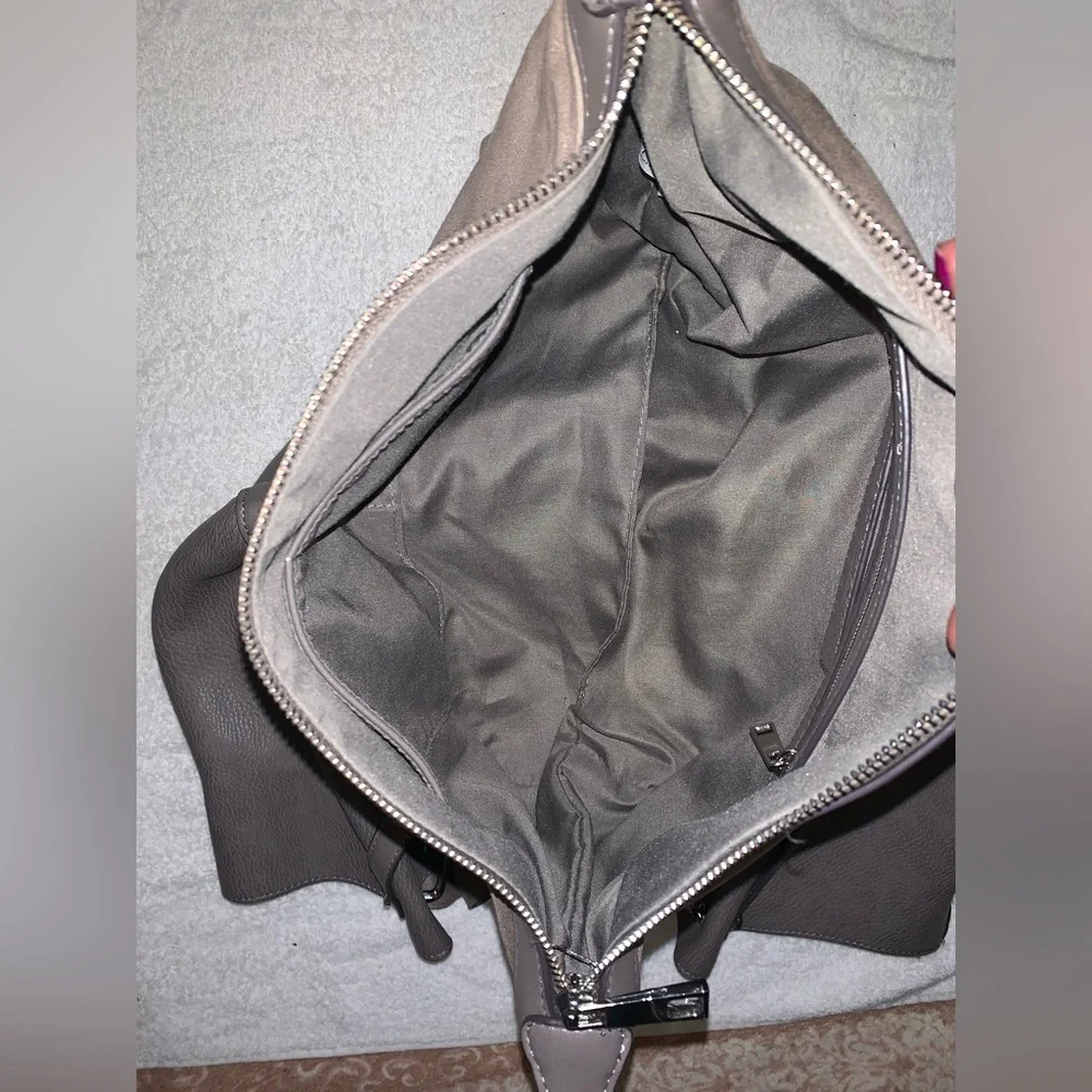 Handbag - Picture 8 of 8